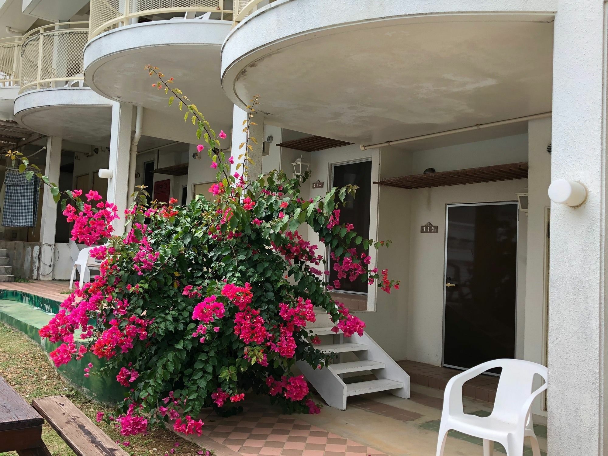 Key West Club Okinawa Hotel Onna Buitenkant foto